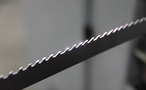 鞍山双金属带锯条产生切削噪音的原因具体有哪些？